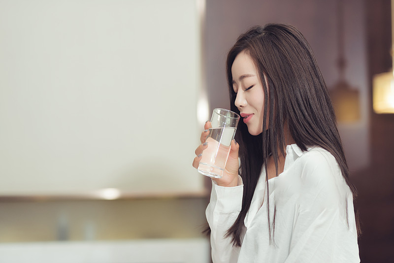 喝还原水