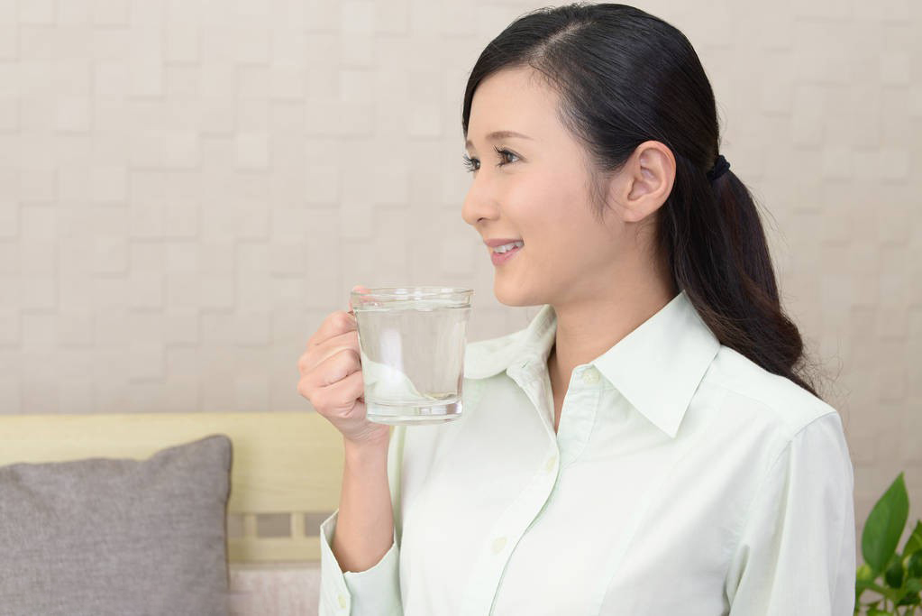 喝还原水