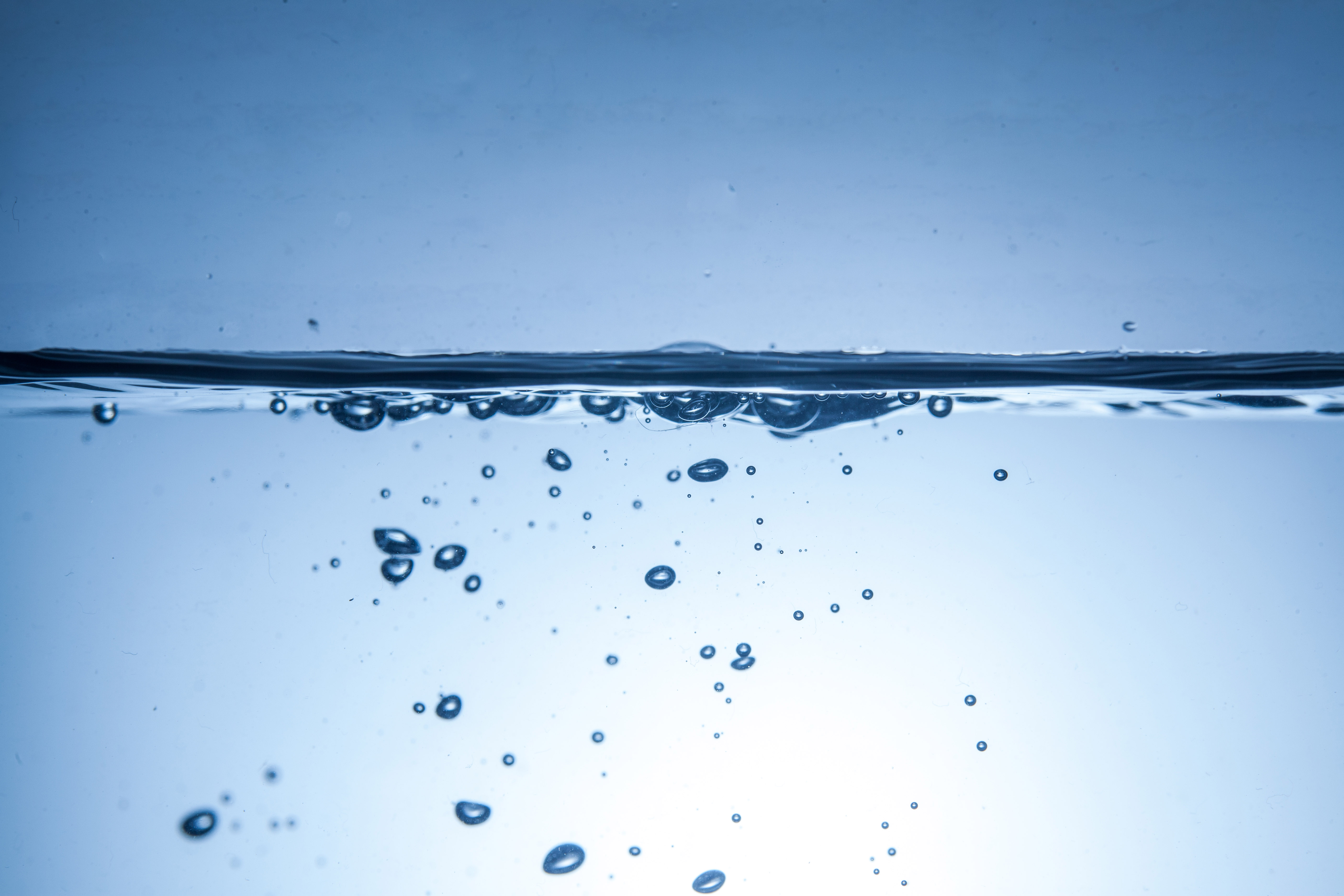 水