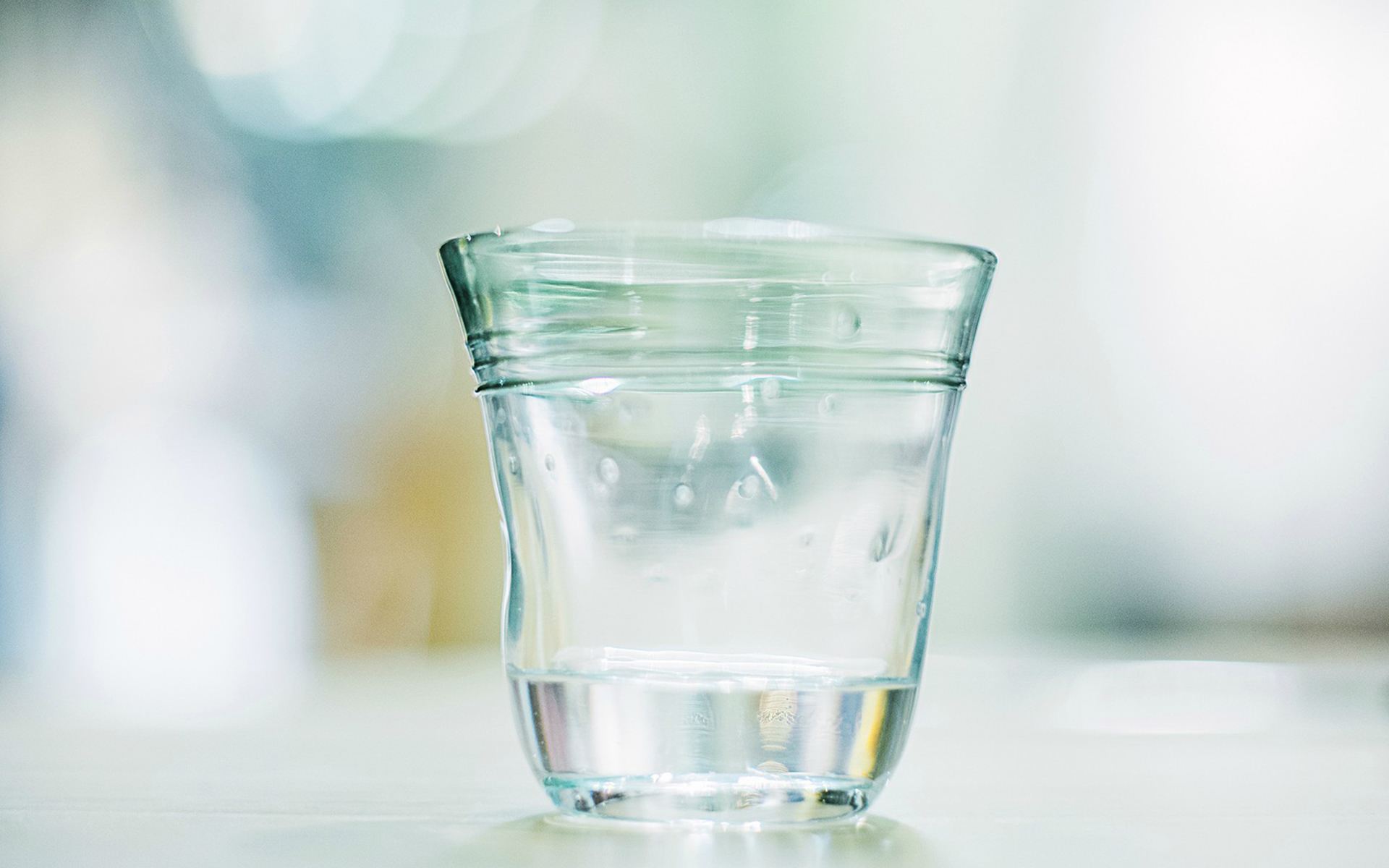 水